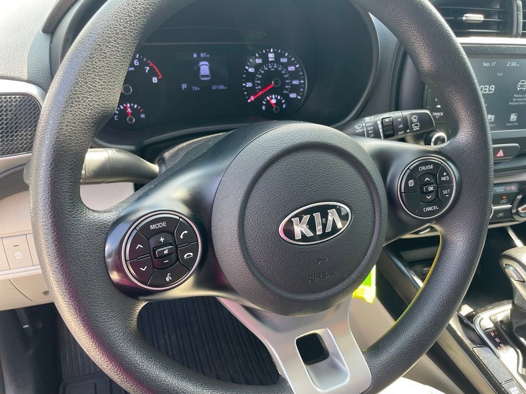 Used 2020 Kia Soul LX FWD image 13