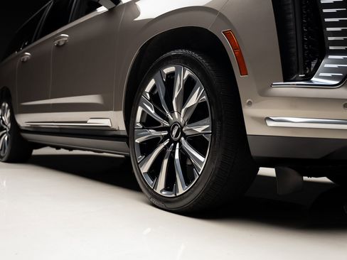 Used 2025 Cadillac Escalade ESV Premium Luxury Platinum AWD/4WD image 83