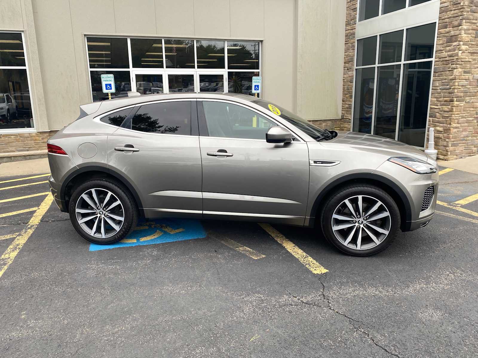 Used 2018 Jaguar E-PACE R-Dynamic SE AWD/4WD image 14