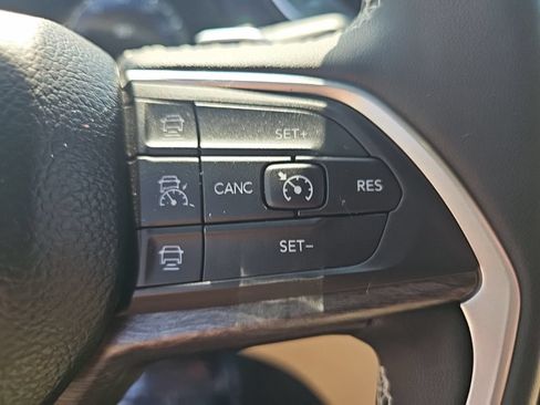 Certified 2025 Jeep Grand Cherokee Limited w/ Luxury Tech Group II AWD/4WD image 35