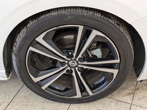 Used 2020 Nissan Sentra SR w/ Premium Package image 12