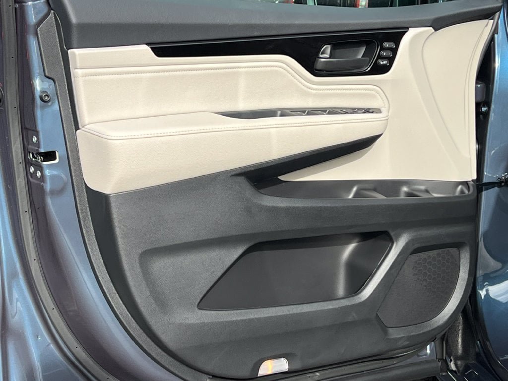 New 2027 Honda Odyssey Touring image 14