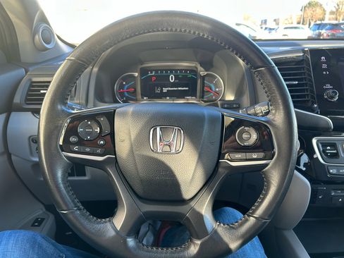 Used 2020 Honda Pilot Touring image 11