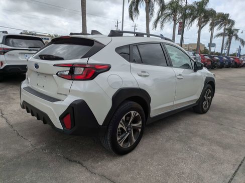Used 2025 Subaru Crosstrek 2.0i Premium image 4