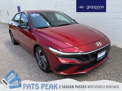 Used 2025 Hyundai Elantra Sport image 1