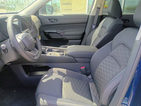 New 2026 Nissan Pathfinder SV image 18