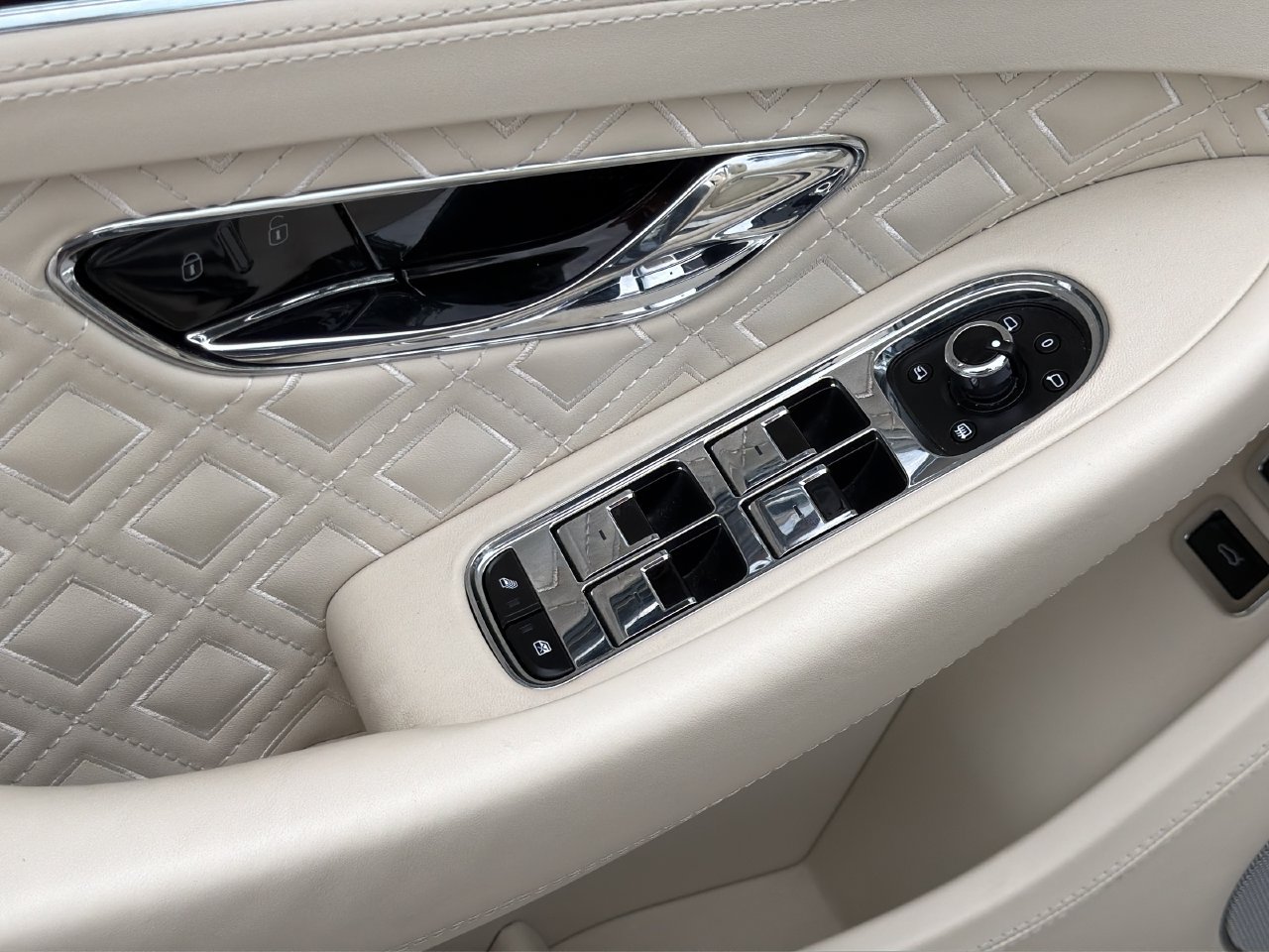 Certified 2022 Bentley Continental GT AWD/4WD image 14