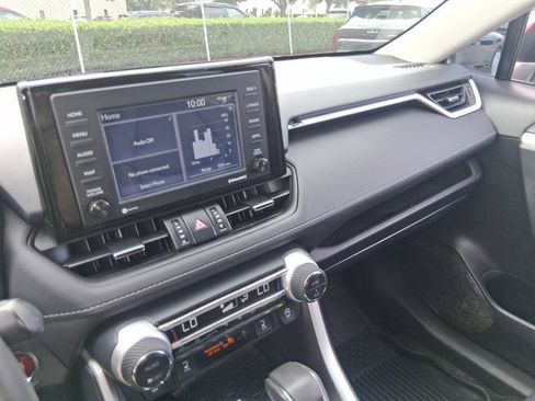 Used 2022 Toyota RAV4 XLE Premium AWD/4WD image 15