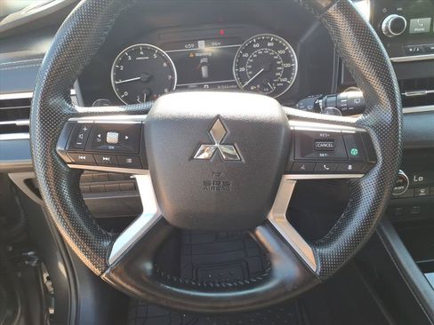 Used 2024 Mitsubishi Outlander SE AWD/4WD image 23