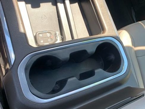 Certified 2022 Chevrolet Silverado 1500 LTZ AWD/4WD image 31