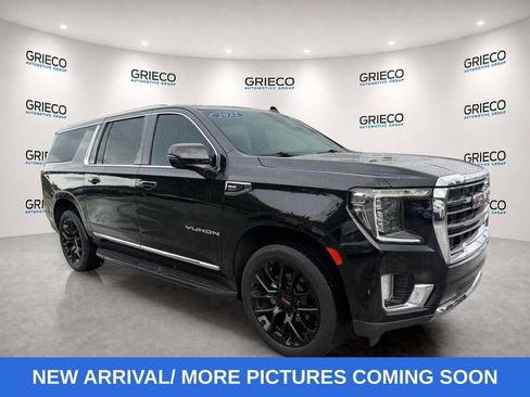Used 2022 GMC Yukon XL SLT w/ SLT Premium Package RWD image 1
