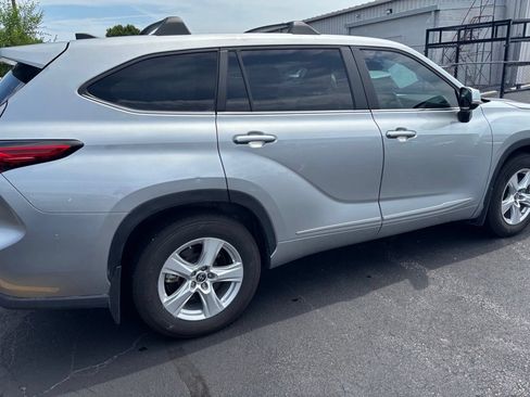 Used 2023 Toyota Highlander L FWD image 8