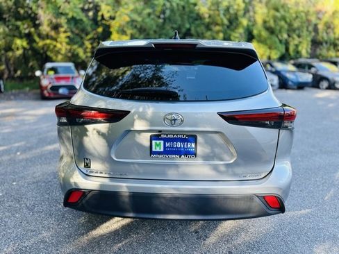 Used 2024 Toyota Highlander LE image 7