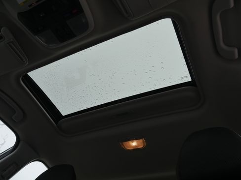 Used 2022 Subaru Impreza Premium image 5