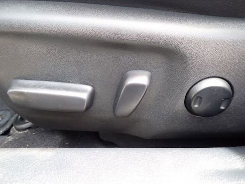 Used 2015 Toyota Camry XSE FWD image 22