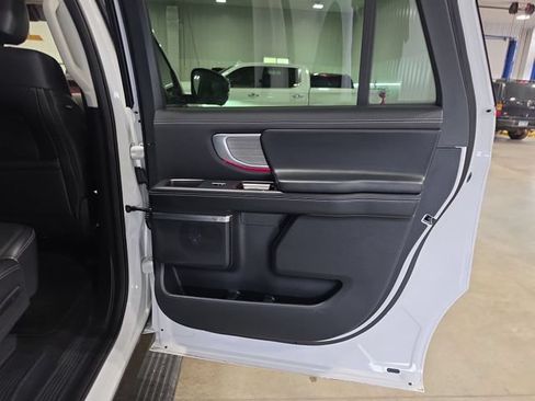 Used 2025 Ford Expedition Max Platinum AWD/4WD image 32