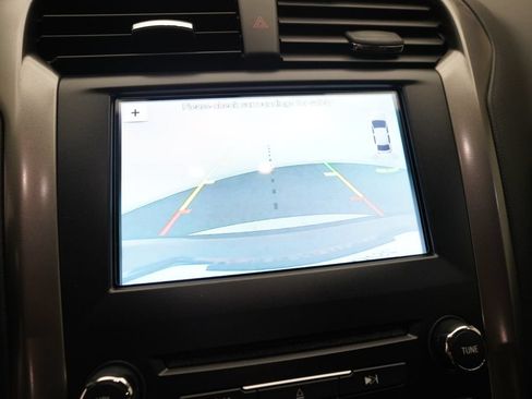 Used 2017 Ford Fusion SE w/ Fusion SE Technology Package FWD image 21