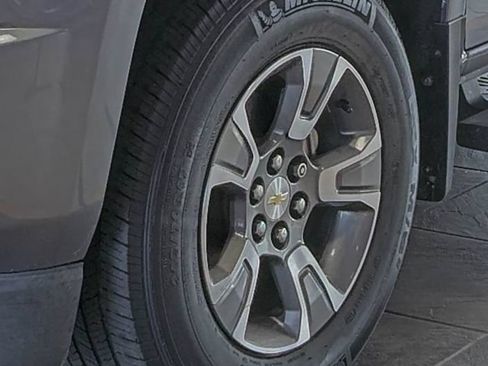Used 2019 Chevrolet Colorado Z71 AWD/4WD image 6