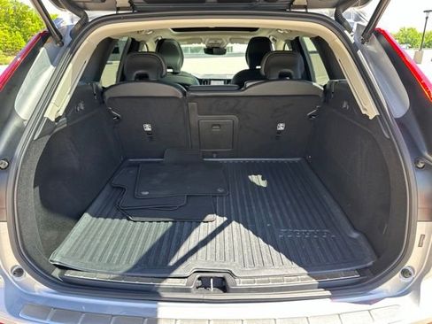 Certified 2023 Volvo XC60 B5 Core AWD/4WD image 33