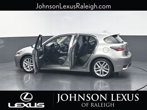 Used 2017 Lexus CT 200h image 38