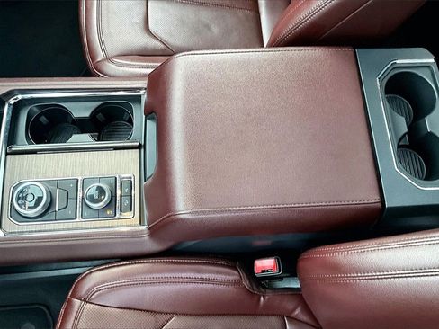 Used 2024 Ford Expedition Limited image 15