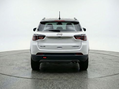 Used 2025 Jeep Compass Trailhawk image 7