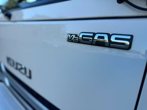 Used 2024 Isuzu NPR image 26