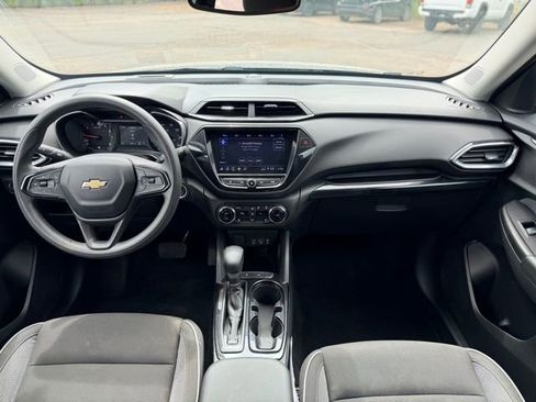 Used 2021 Chevrolet TrailBlazer LT w/ Convenience Package FWD image 19