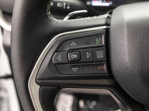 Used 2023 Jeep Grand Cherokee L Laredo AWD/4WD image 19