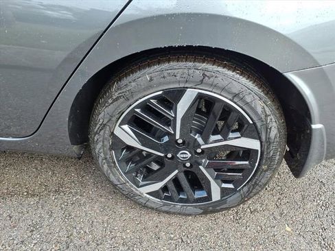 New 2025 Nissan Versa SR w/ Trunk Package image 4