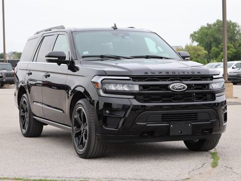Used 2023 Ford Expedition Limited AWD/4WD image 6