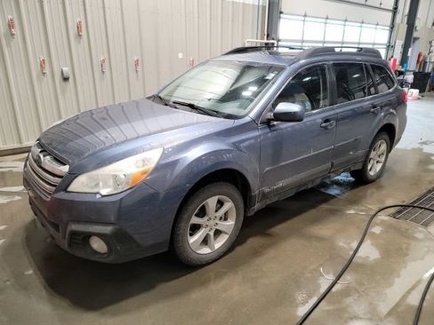 Used 2013 Subaru Outback 2.5i Premium AWD/4WD image 3