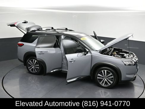 Used 2022 Nissan Pathfinder Platinum w/ Cargo Package AWD/4WD image 35