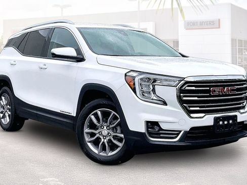 Used 2024 GMC Terrain SLT AWD/4WD image 1