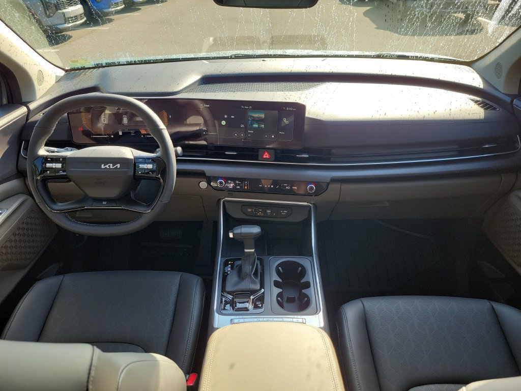 New 2027 Kia Carnival EX FWD image 18