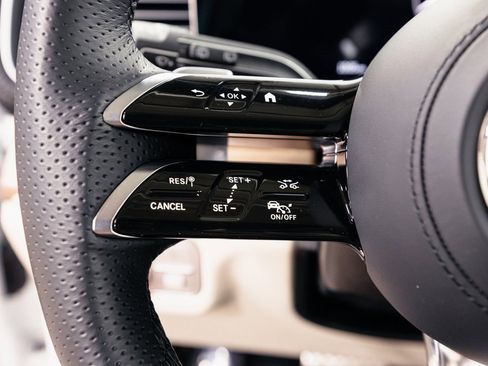 Used 2026 Mercedes-Benz GLS 450 GLS 450 image 11