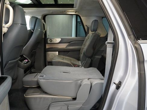 Used 2021 Lincoln Navigator L Black Label w/ Cargo Convenience Package image 28