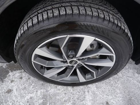 Certified 2023 Audi Q5 2.0T Premium w/ Convenience Package image 12