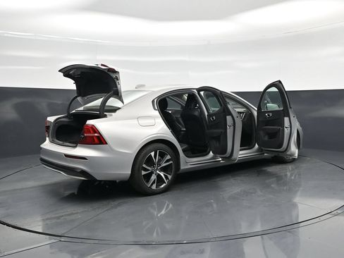 Used 2024 Volvo S60 B5 Core FWD image 4