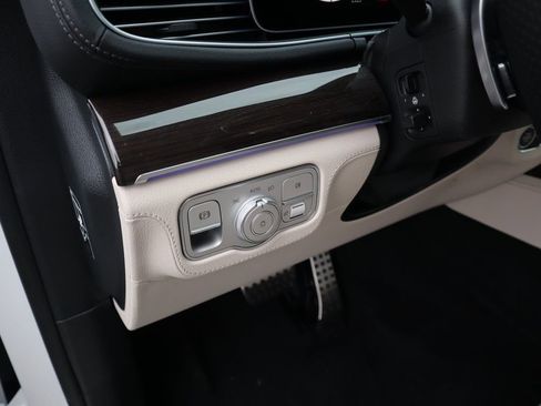 New 2026 Mercedes-Benz GLS 450 4MATIC image 38