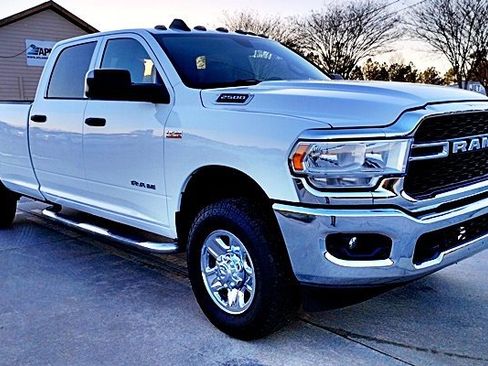 Used 2021 RAM 2500 Tradesman w/ Chrome Appearance Group image 11