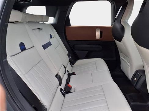 Certified 2025 MINI Cooper Countryman SE image 9