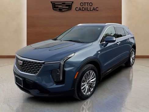 Certified 2024 Cadillac XT4 Premium Luxury image 1