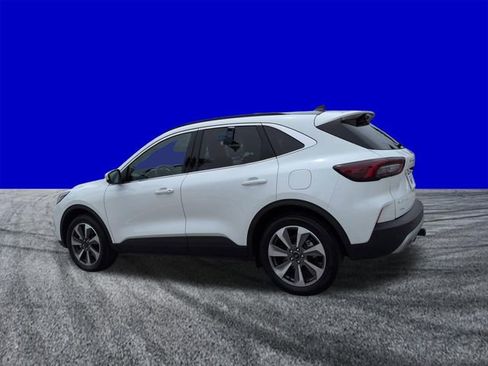 Certified 2025 Ford Escape Platinum w/ Class II Trailer Tow Package AWD/4WD image 6