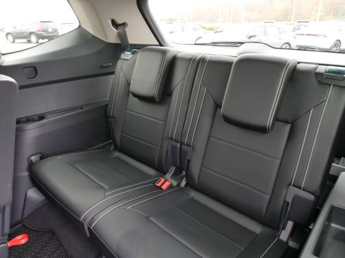 Used 2023 Volkswagen Atlas SE image 15