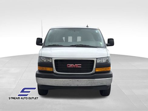 Used 2025 GMC Savana 2500 w/ Driver Convenience Package RWD image 2