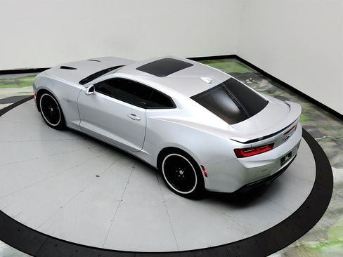 Used 2016 Chevrolet Camaro SS image 33