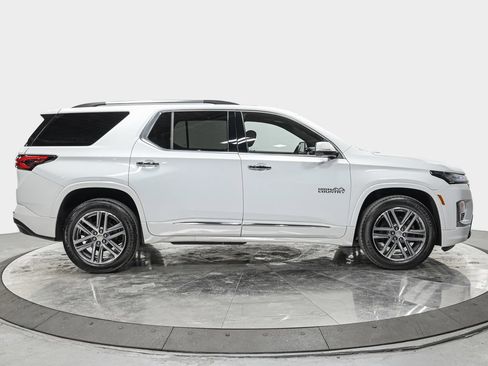 Used 2023 Chevrolet Traverse High Country w/ LPO, Floor Liner Package FWD image 8