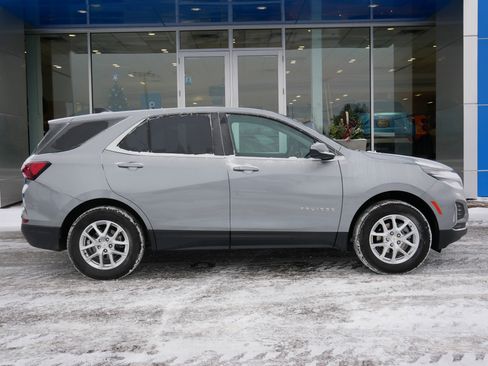 Certified 2023 Chevrolet Equinox LT image 2