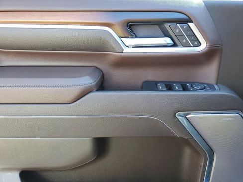 Used 2025 GMC Sierra 2500 Denali w/ Denali Reserve Package image 17